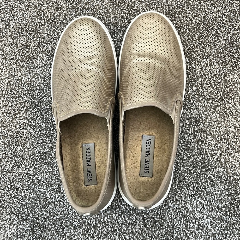 Steve Madden Slip-ons